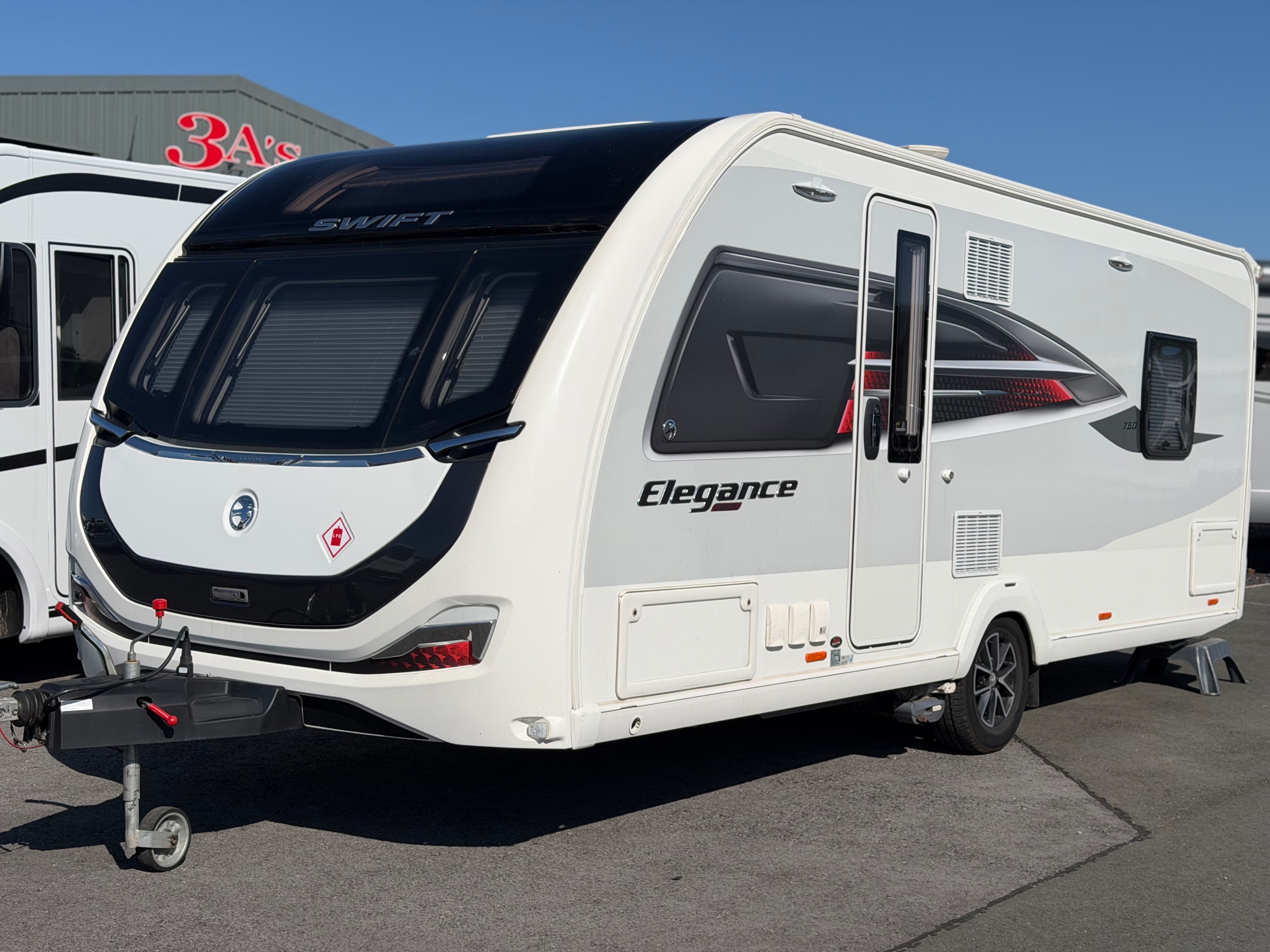 Swift Elegance Grande 760 - E & P