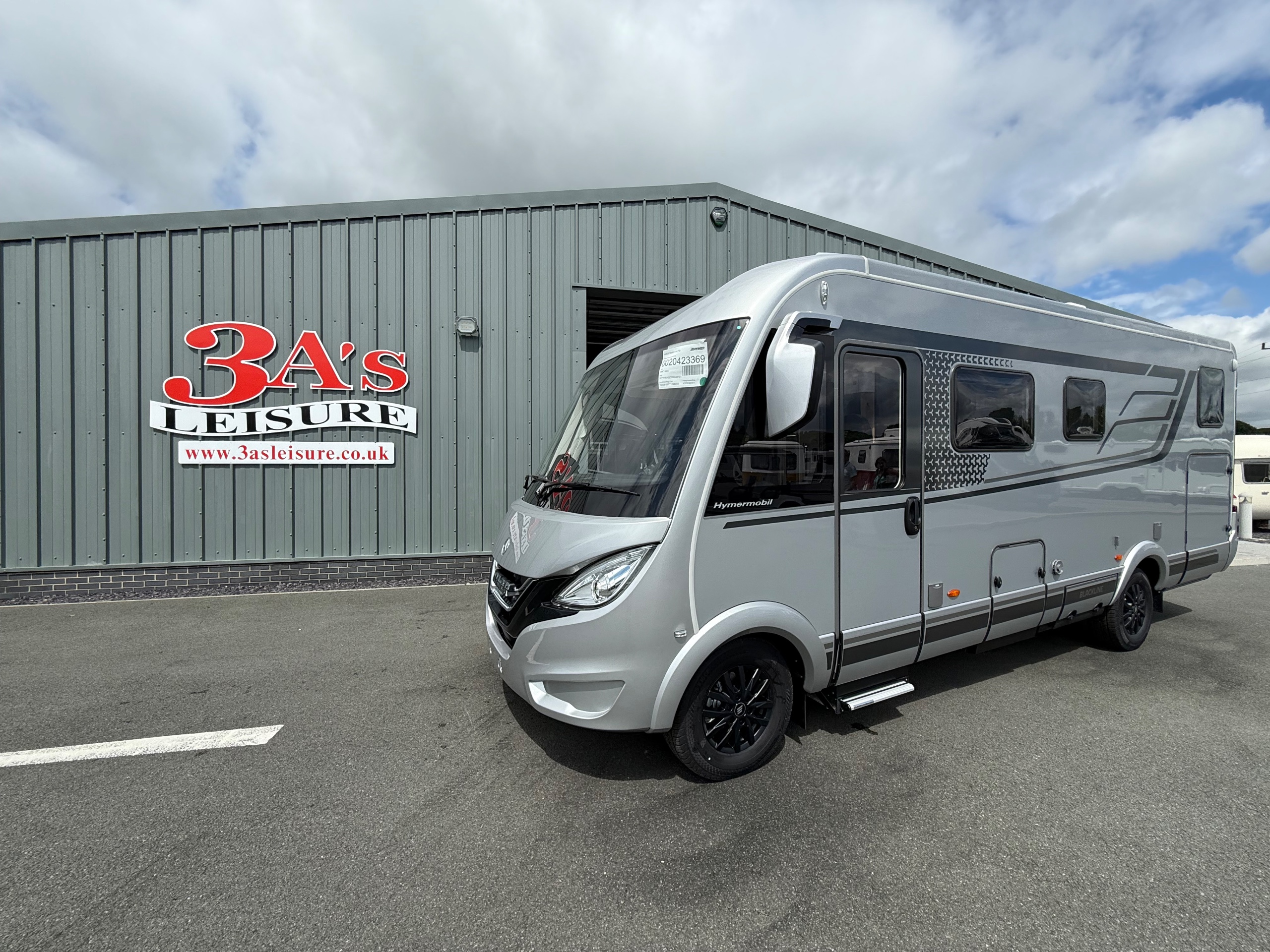 Hymer B-MC I680 BLACKLINE