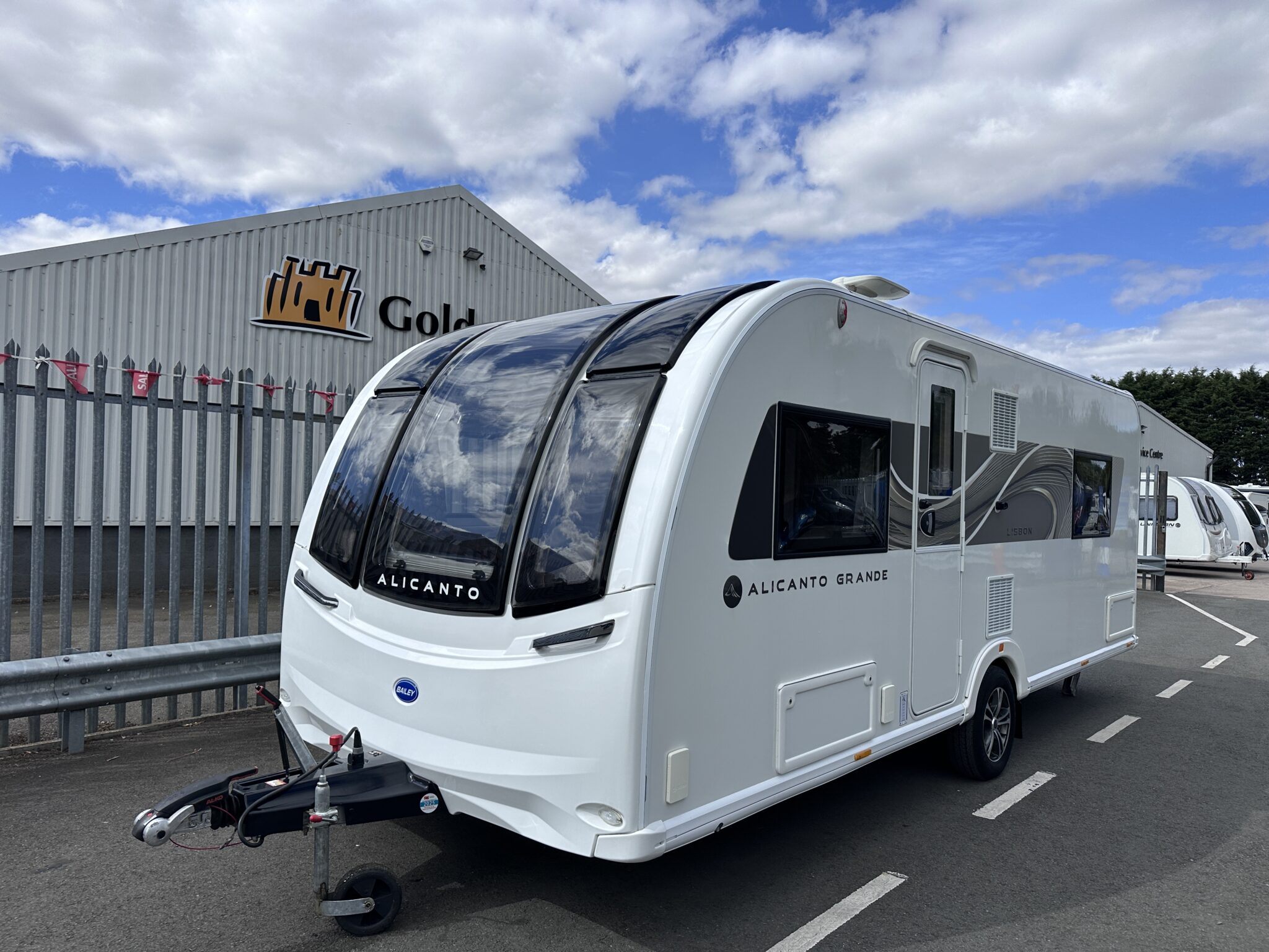 Bailey Alicanto Grande Lisbon – 2022 Caravan