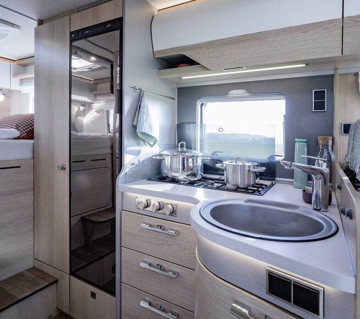 Hymer T-Class S 695