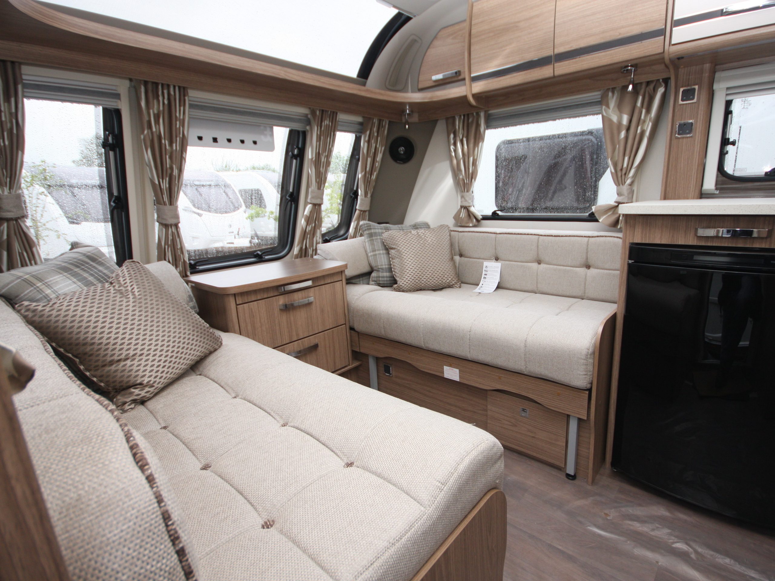 2027 Coachman VIP 565 Singleton Sussex Special Edition - LAST ONE, DEMONSTRATOR DISCOUNT, AVAILABLE NOW!
