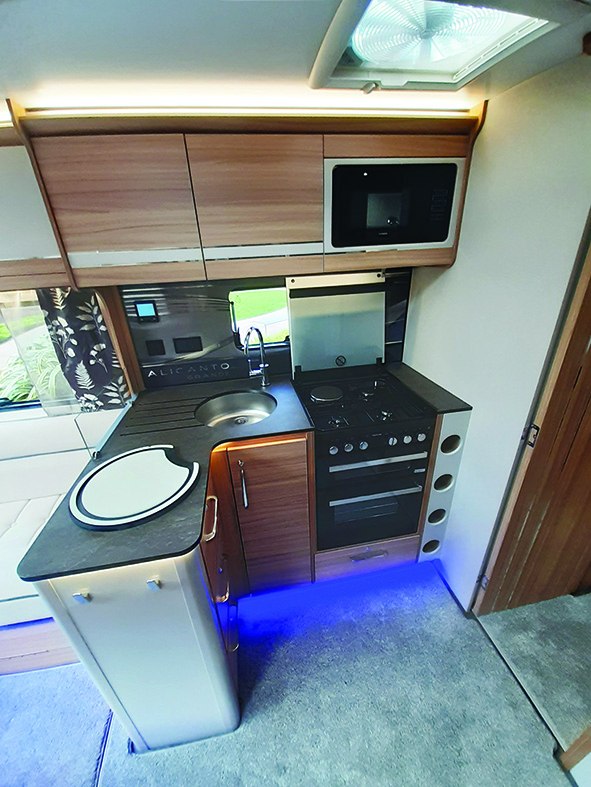 Bailey Alicanto Grande Lisbon – 2022 Caravan