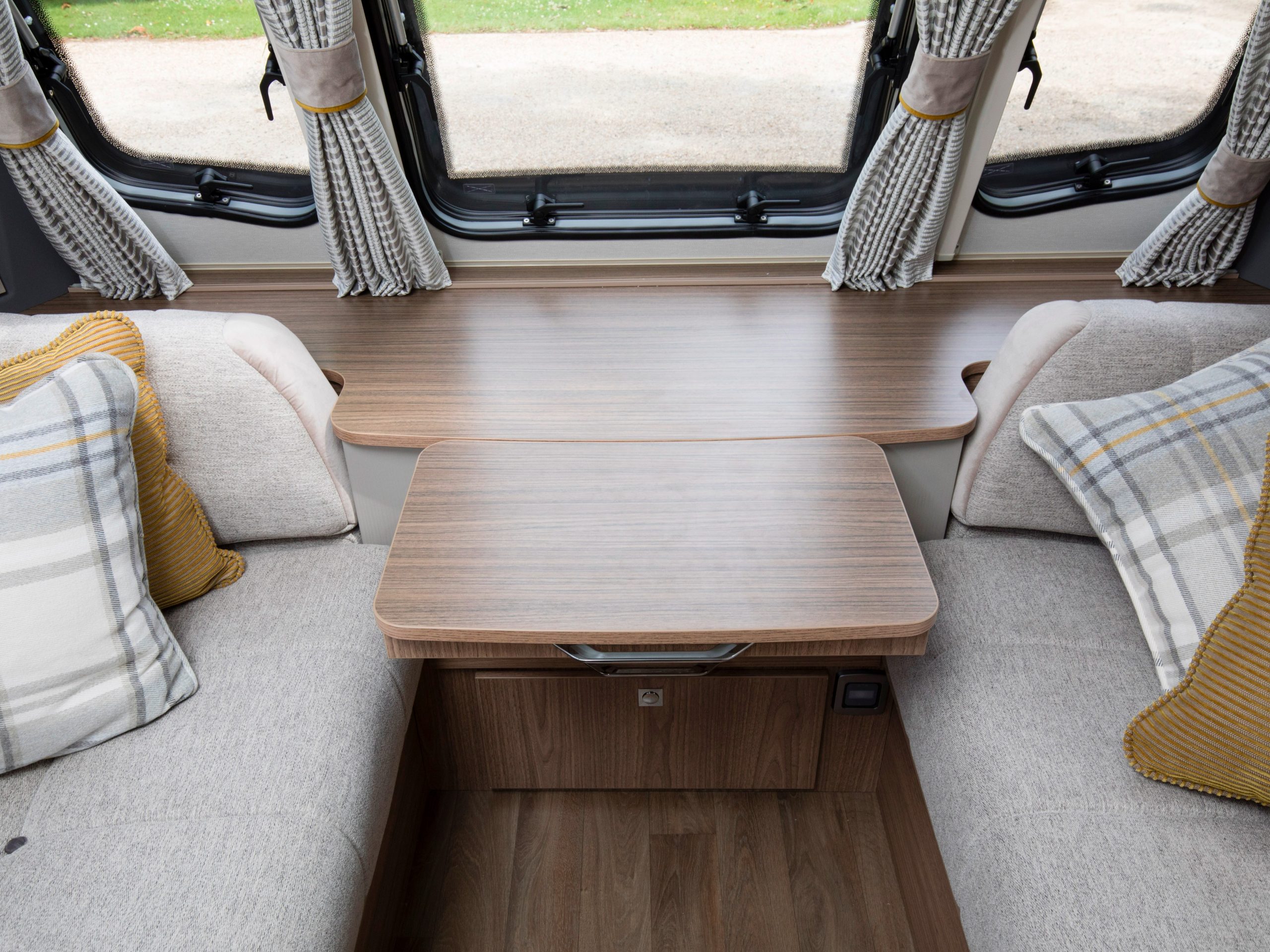 2000 Coachman Vip