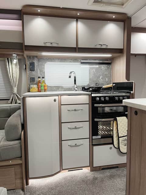 2008 Coachman Vip 545