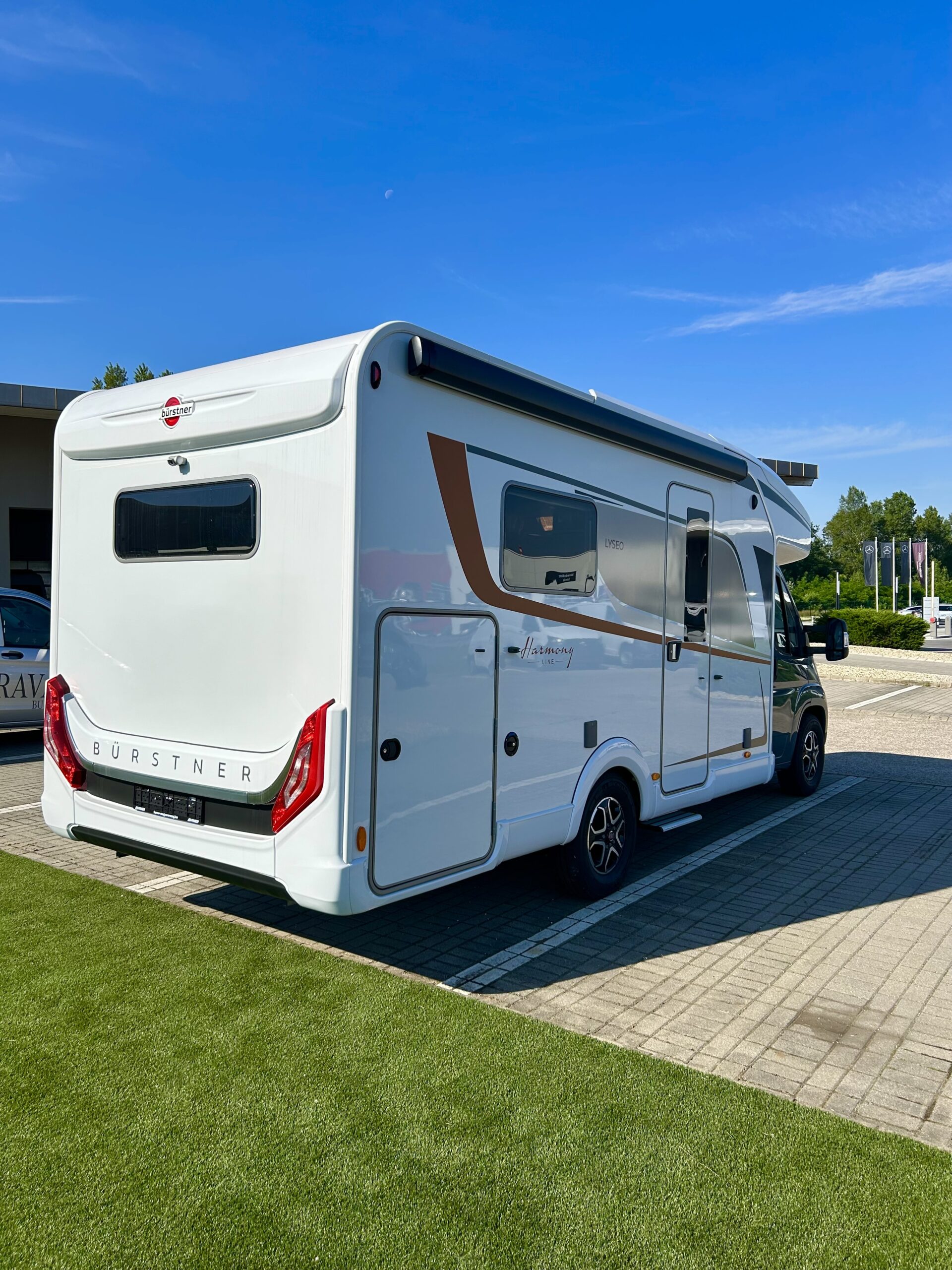 2023 Bürstner Lyseo Peugeot Boxer Automatic Island Bed Motorhome