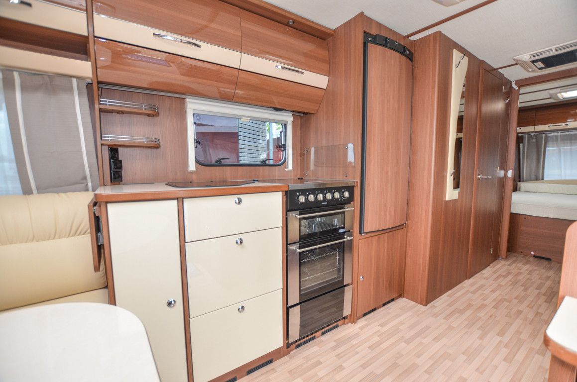 2022 LMC 695 VIP Exquisit – 5-Berth Caravan with Island Bed