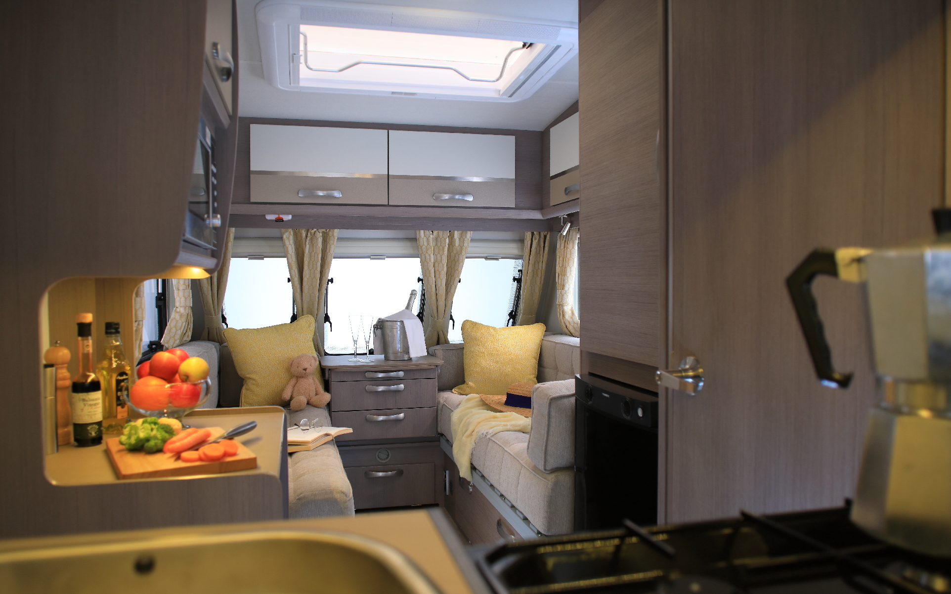 2014 Lunar Ariva - Lightweight 2-Berth Compact Caravan