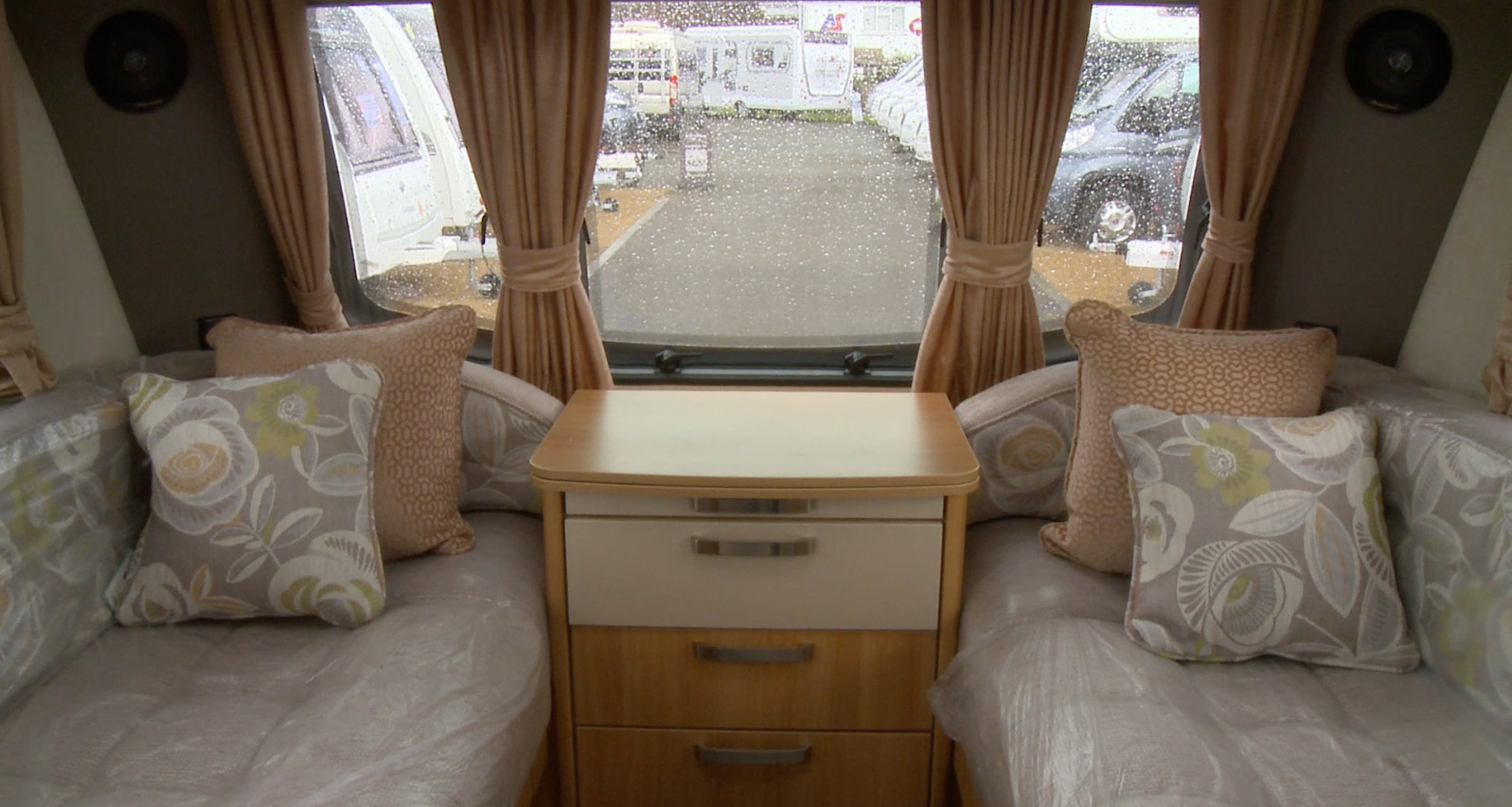 COACHMAN VIP 545