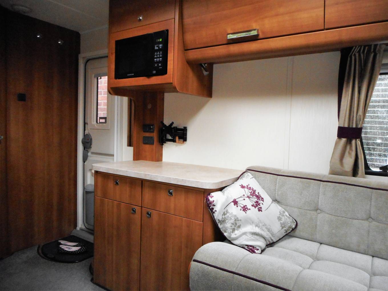 Elddis Affinity 482 2014 Used 2 Berth Caravan with End Washroom