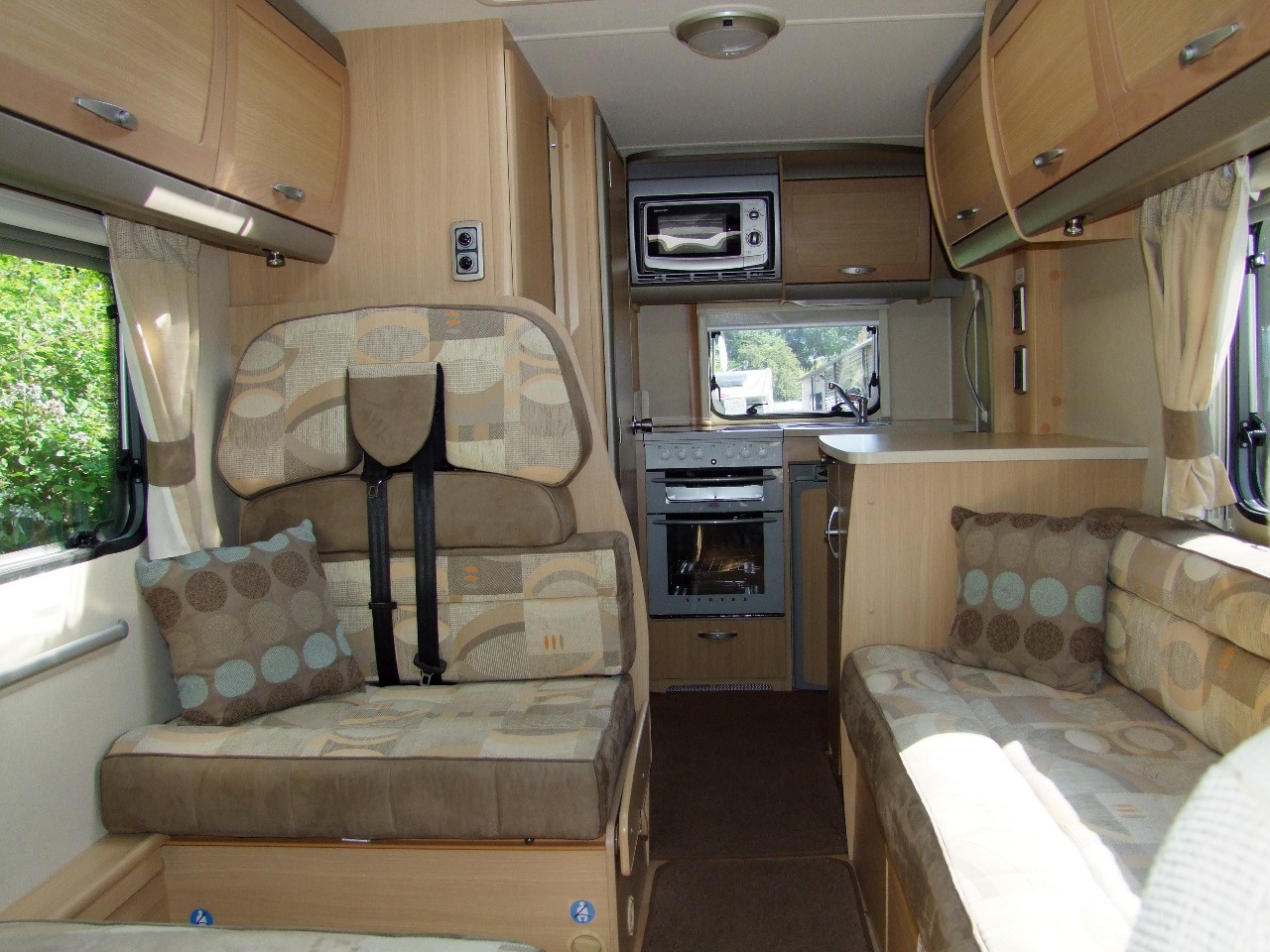 Bessacarr E435 Fiat Ducato, 5 Berth, 4 Belts, MOT, 12 Months Warranty, Habitation Service