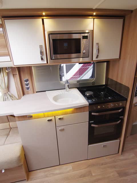 Swift Conqueror 645