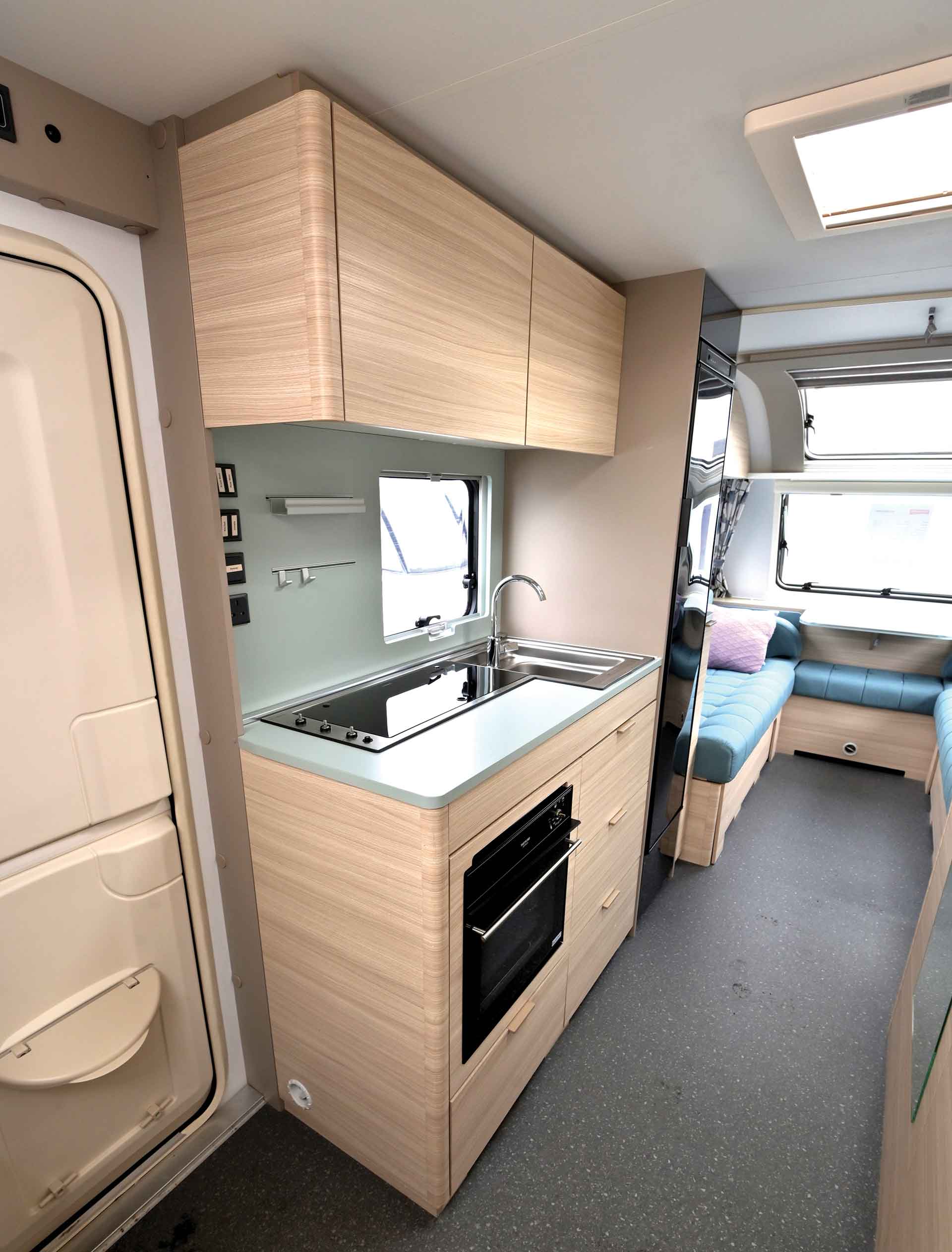 2025 Adria Altea Avon – 6-Berth Family Caravan with Fixed Bunks