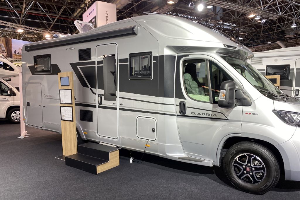Adria Coral Supreme 670DL 2000 4 Berth Twin Fixed Singles