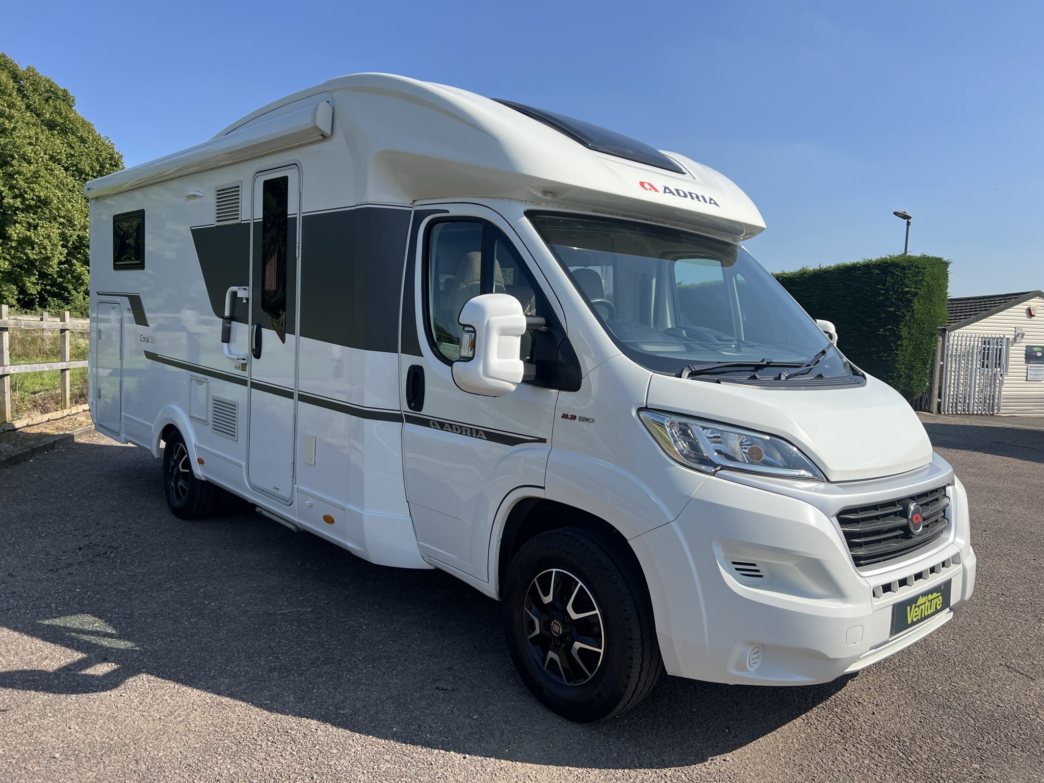 Adria Coral Axess 670SC