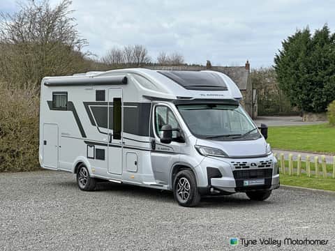 Adria Matrix Supreme 670 SC 180BHP Auto