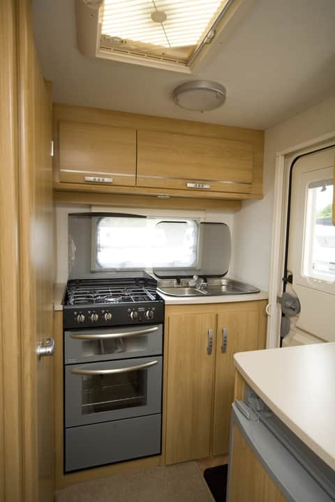2014 Lunar Ariva - Lightweight 2-Berth Compact Caravan