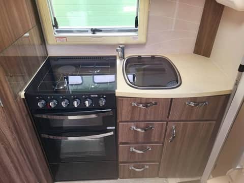 AUTO SLEEPERS BOURTON LP