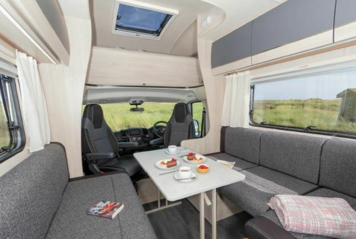 AUTOTRAIL EXPEDITION C63