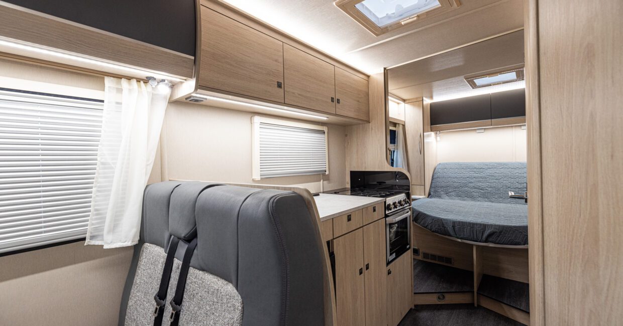 AUTOTRAIL EXPEDITION C71