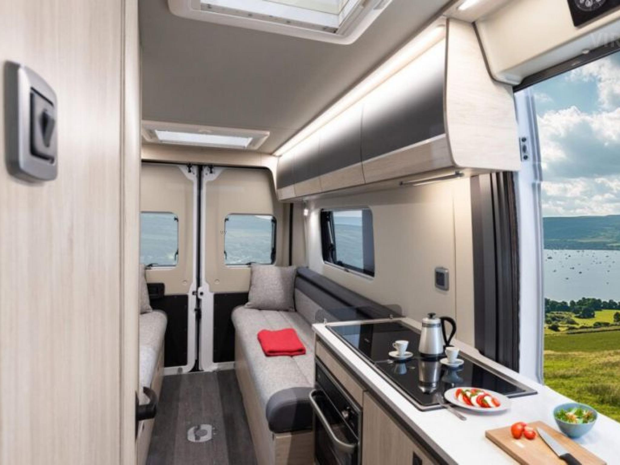 2025 Auto-Trail Expedition 66 New 2-Berth Rear-Lounge Motorhome