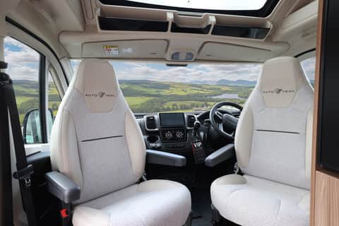 Auto-Trail V-Line 610 SE 140BHP Auto (2024) Compact Rear-Lounge Campervan