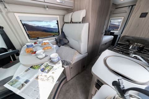 Elddis Autoquest CV40