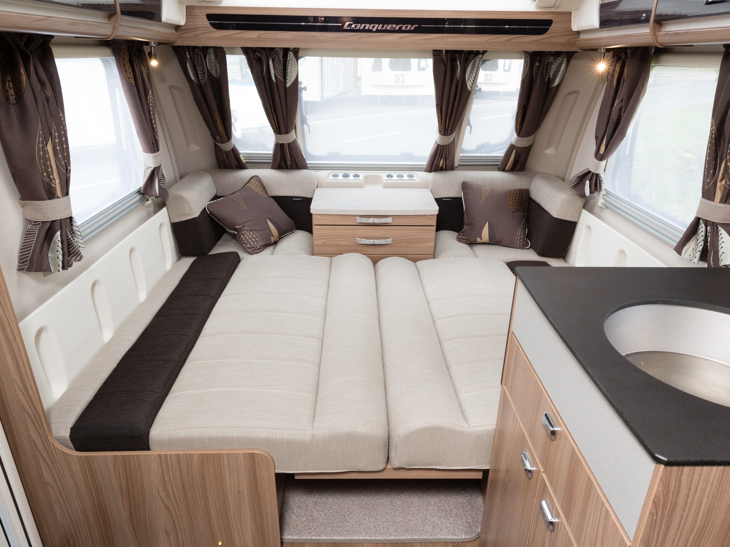 Swift Conqueror 580- 2026 Caravan