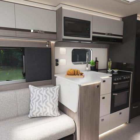 2016 Swift Conqueror 570
