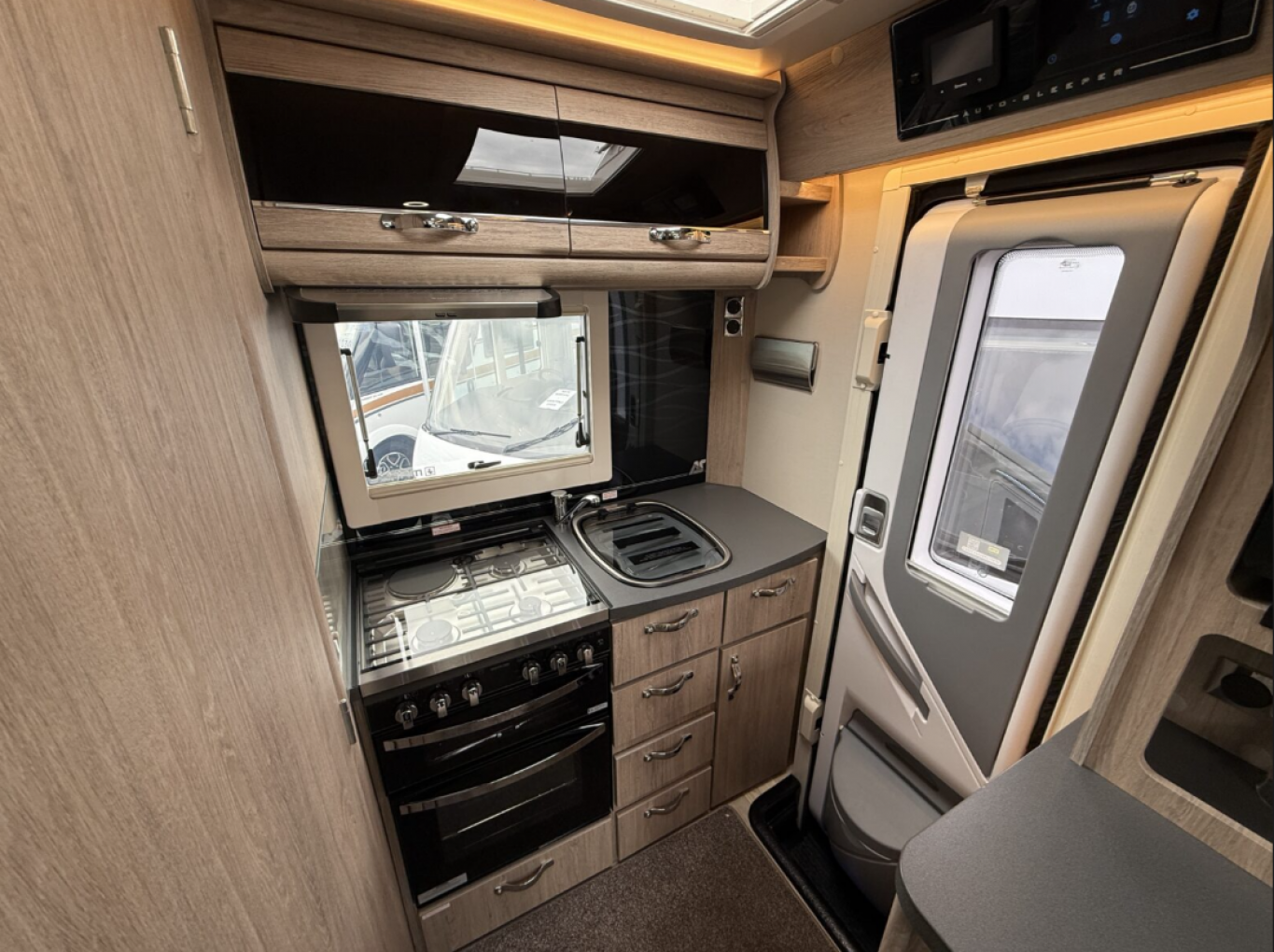 Auto-Sleeper Broadway FB- 2019 Motorhome