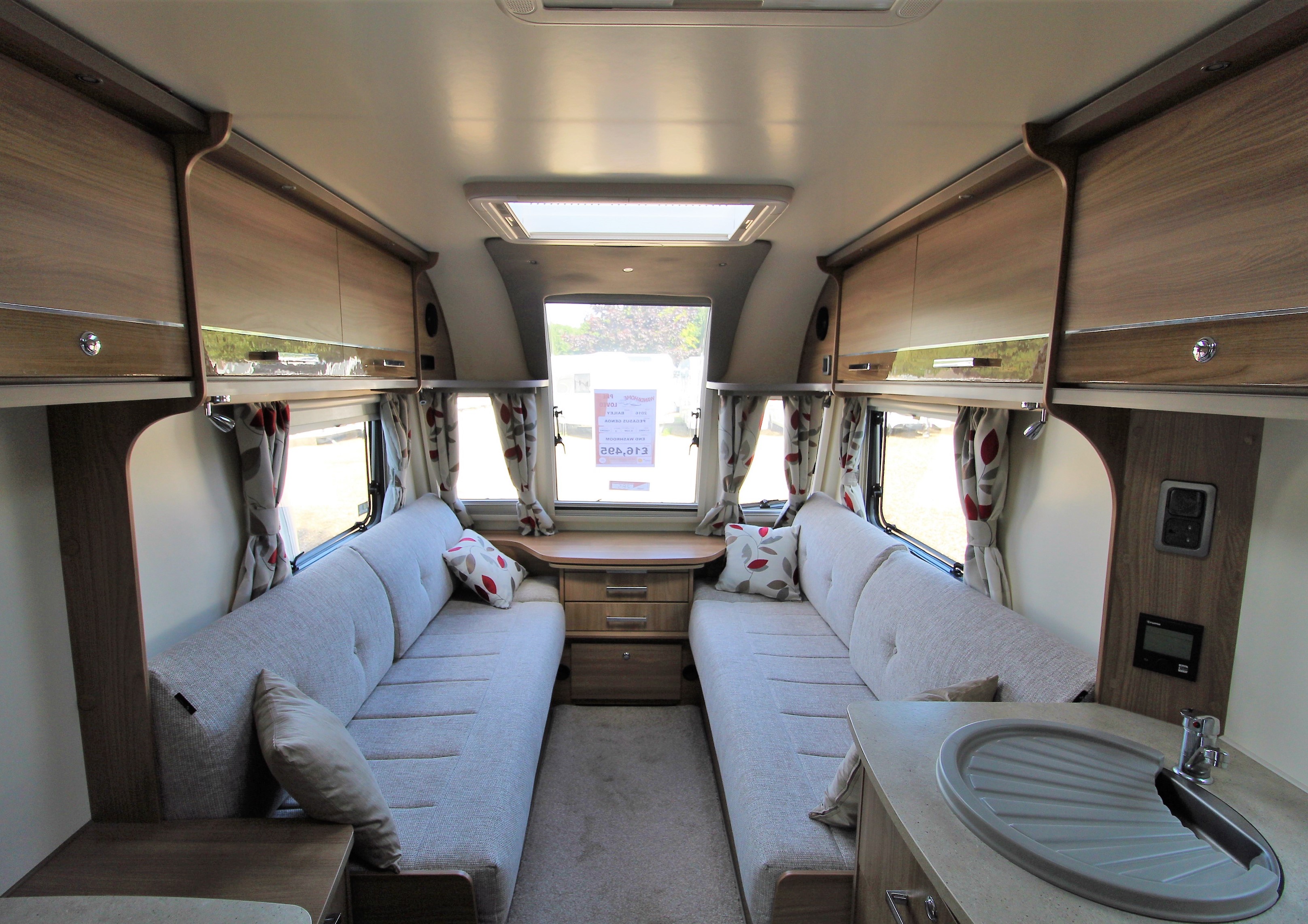 Bailey Pegasus Genoa/2 2013 2 Berth Caravan with End Washroom