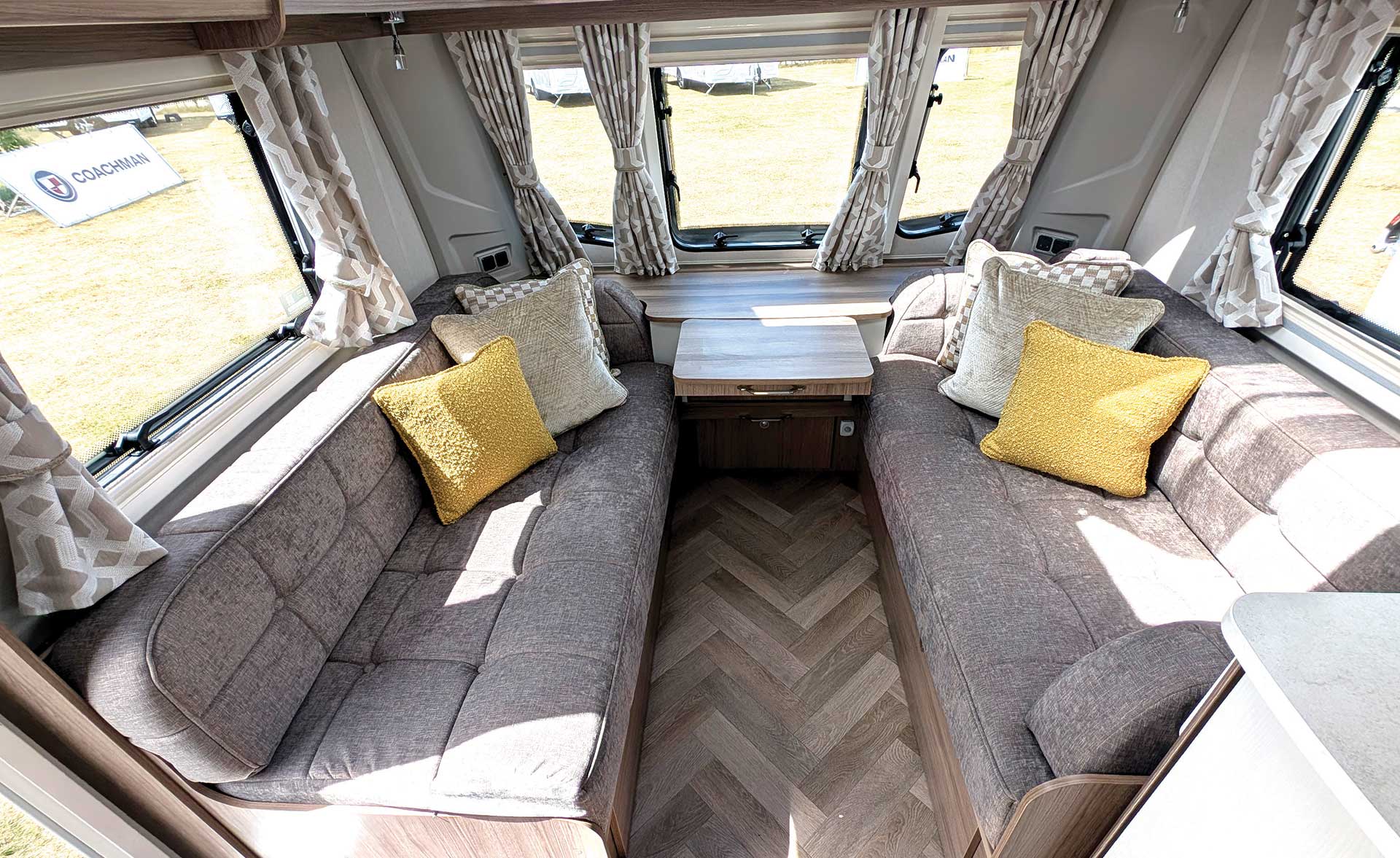 Bailey VIP 565