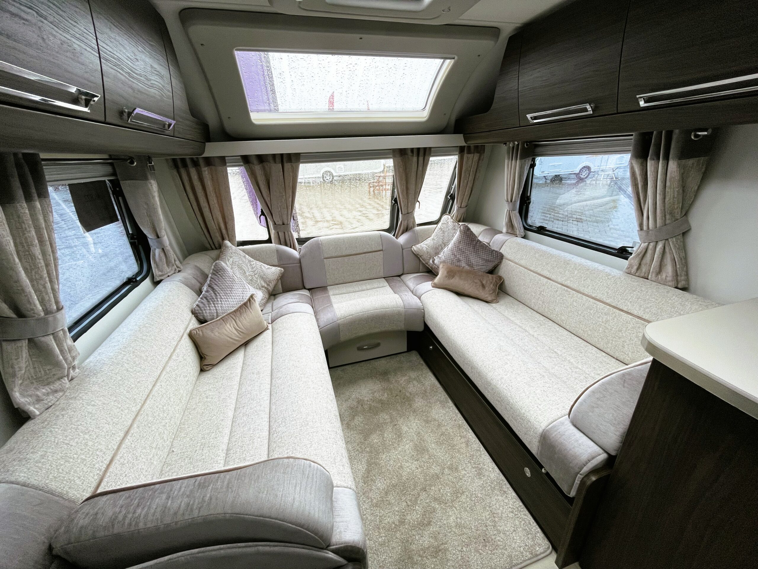 2021 Buccaneer Cruiser 4-Berth Caravan with AWD Mover and Air Conditioning