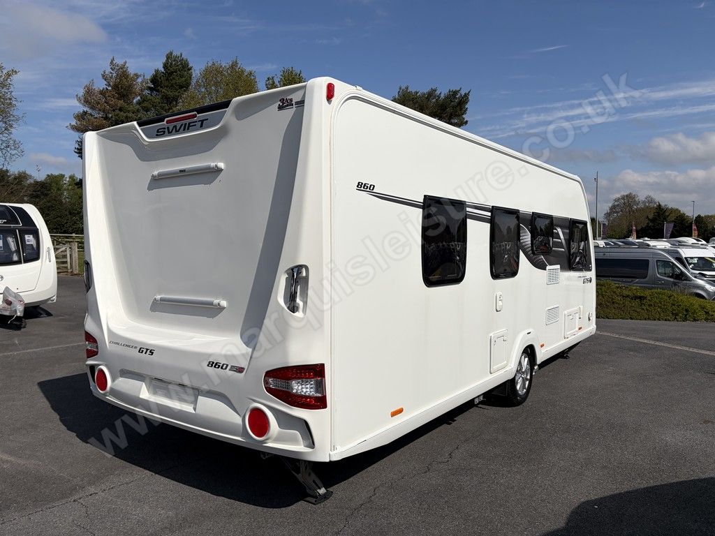 Swift Challenger X 865 FIXED SINGLE BEDS - 8ft Wide - ONE OWNER FULL SERVICE HISTORY