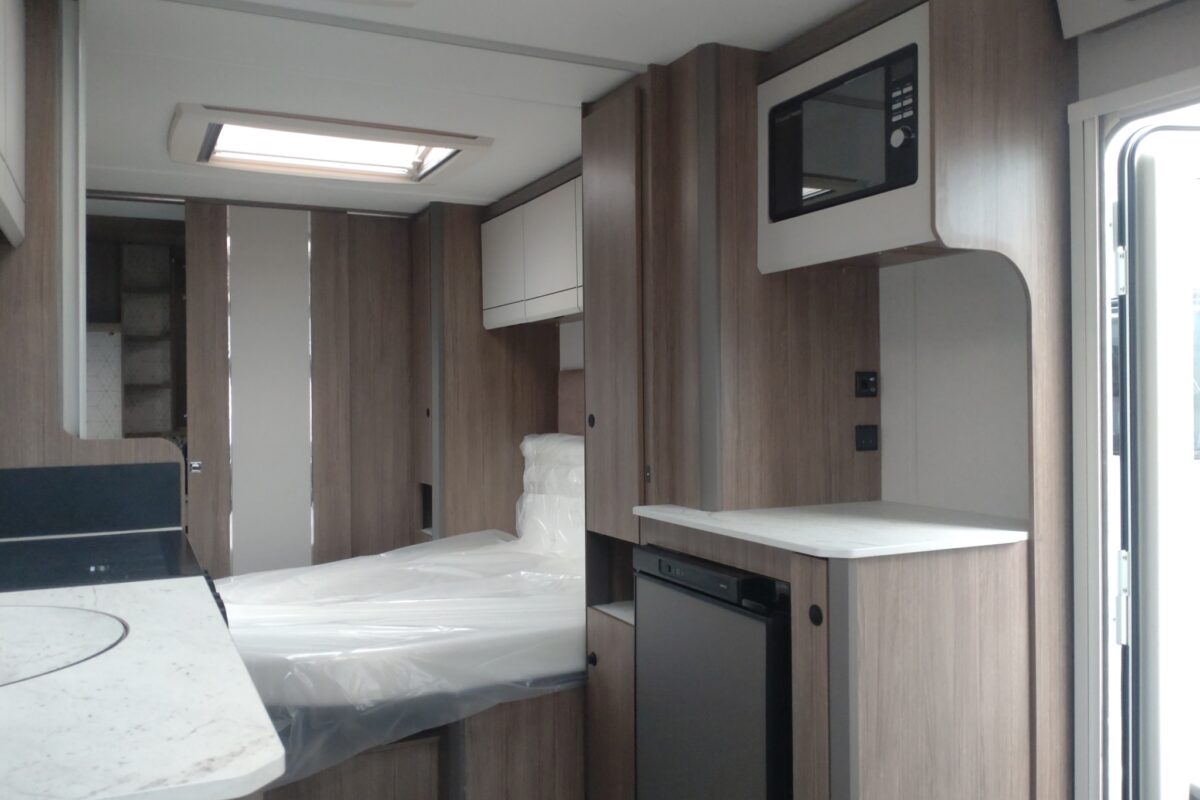 Coachman Acadia 575 Midhurst Premier Plus Sussex Special Edition - LAST ONE, DEMONSTRATOR DISCOUNT, AVAILABLE NOW!