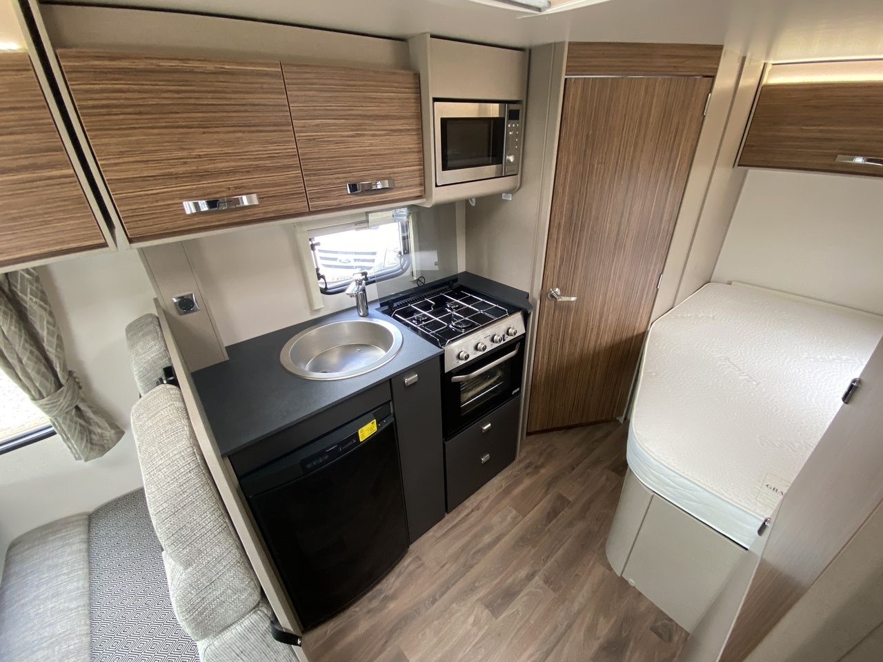 2022 Swift Edge 464 120BHP 4 Berth Motorhome with French Bed