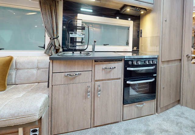 Auto-Sleepers Broadway EB Peugeot Boxer