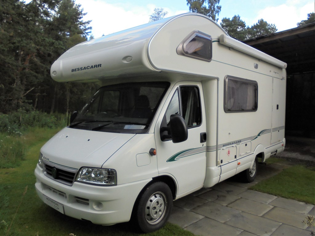 Bessacarr E435 Fiat Ducato, 5 Berth, 4 Belts, MOT, 12 Months Warranty, Habitation Service