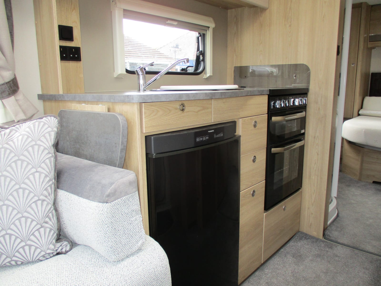 2020 Elddis Avante Rambler 181B - 4-Berth with French Bed and Motor Mover
