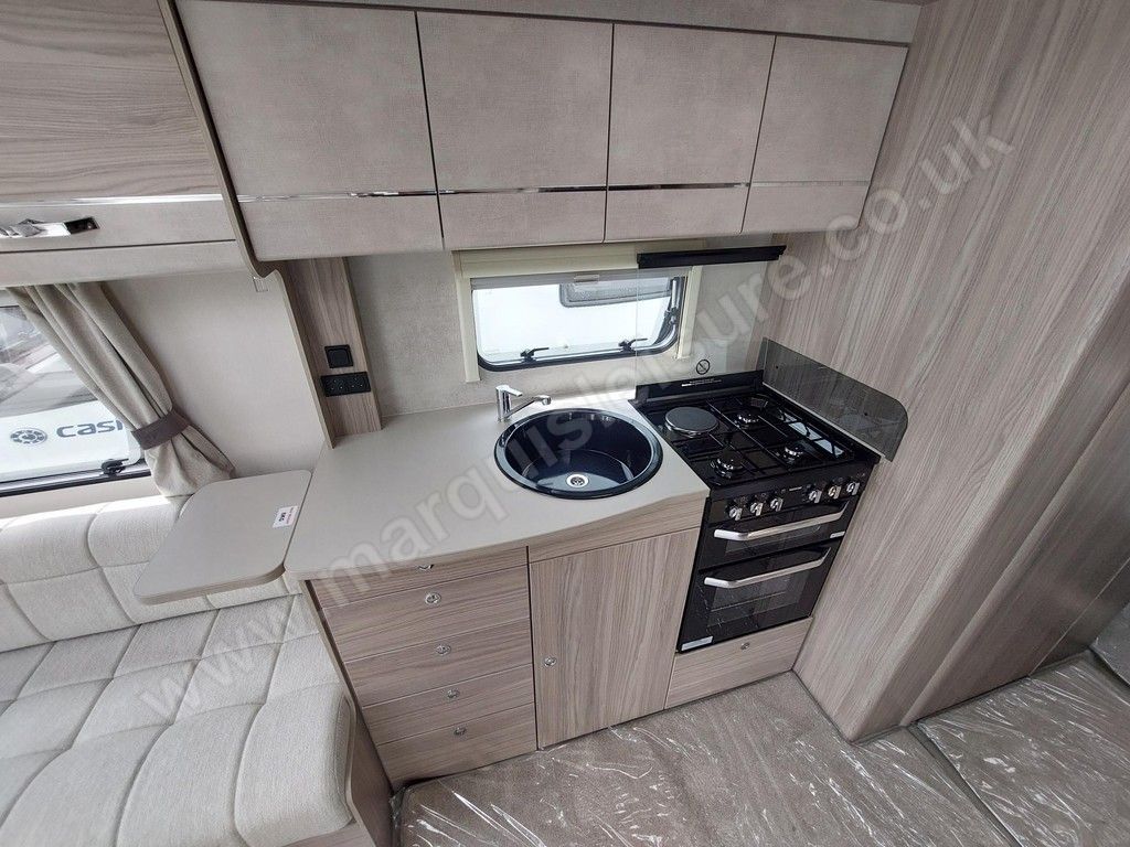 Elddis Avante Riva 860