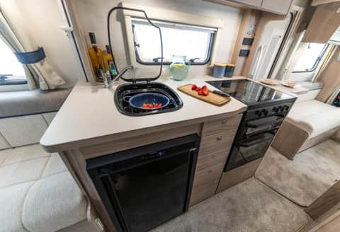 Elddis Signature 196