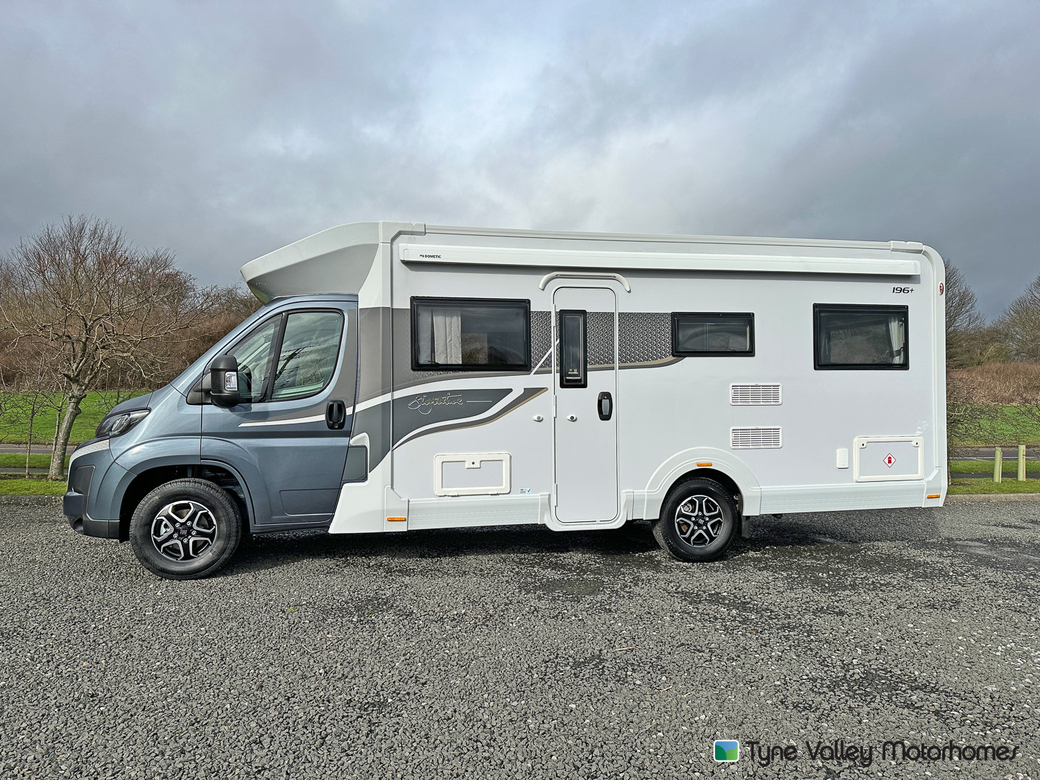 Elddis Signature 196