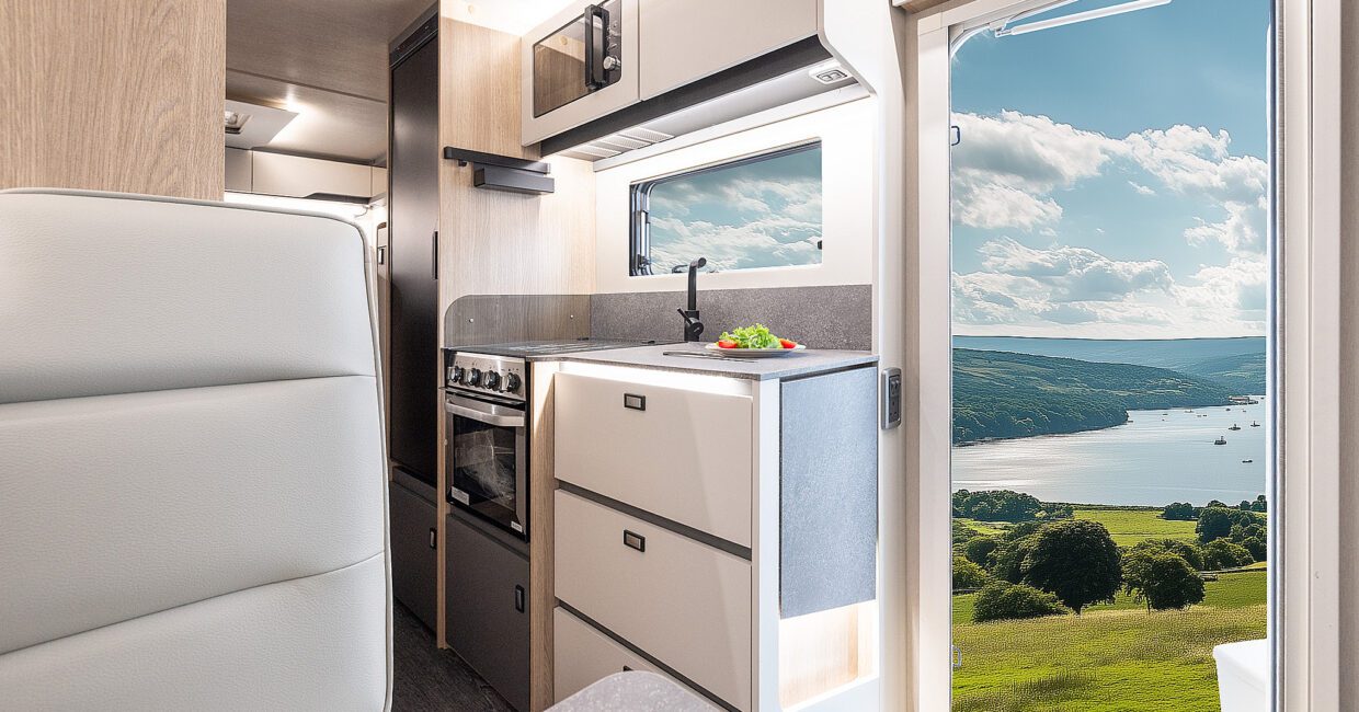 Auto-Trail Excel 690T 170BHP Auto