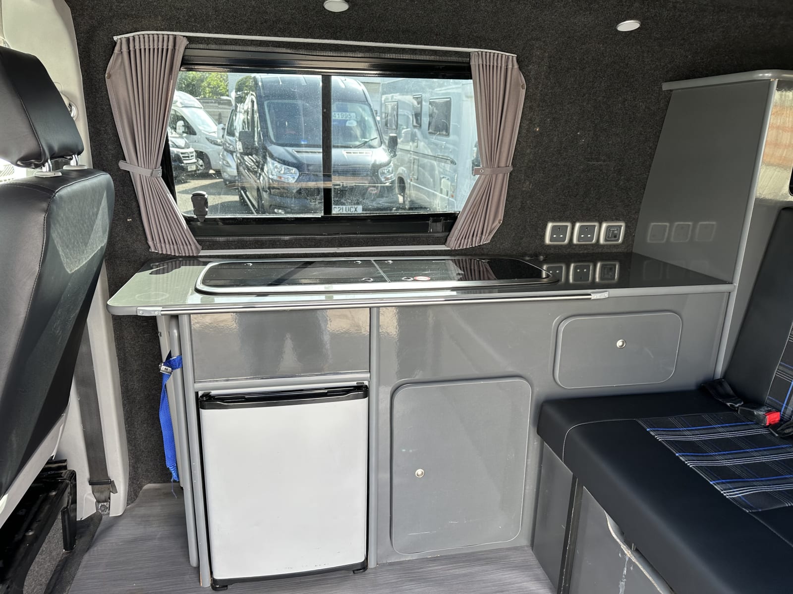 VOLKSWAGEN T28 STARTLINE