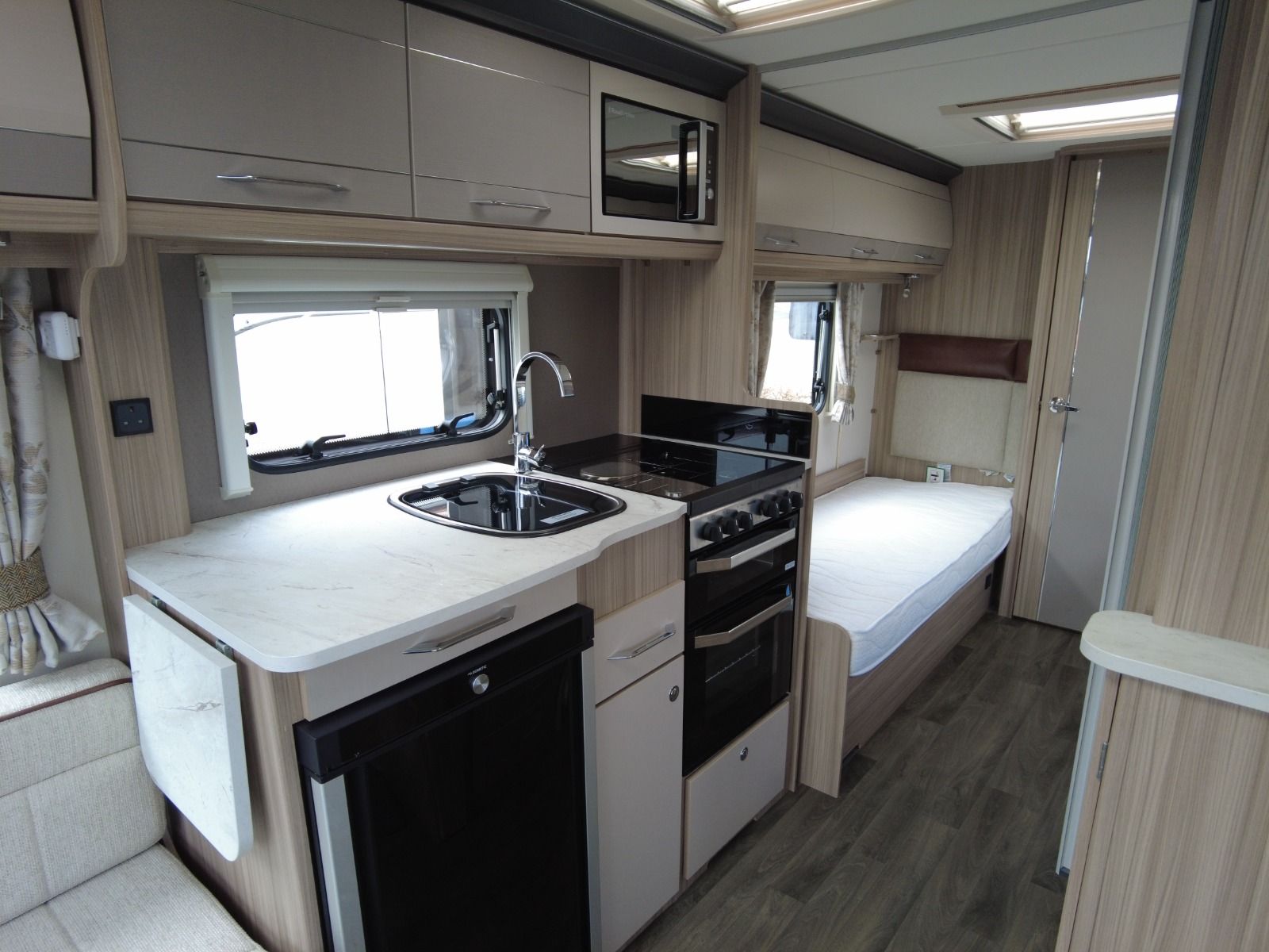 Coachman Festival 380