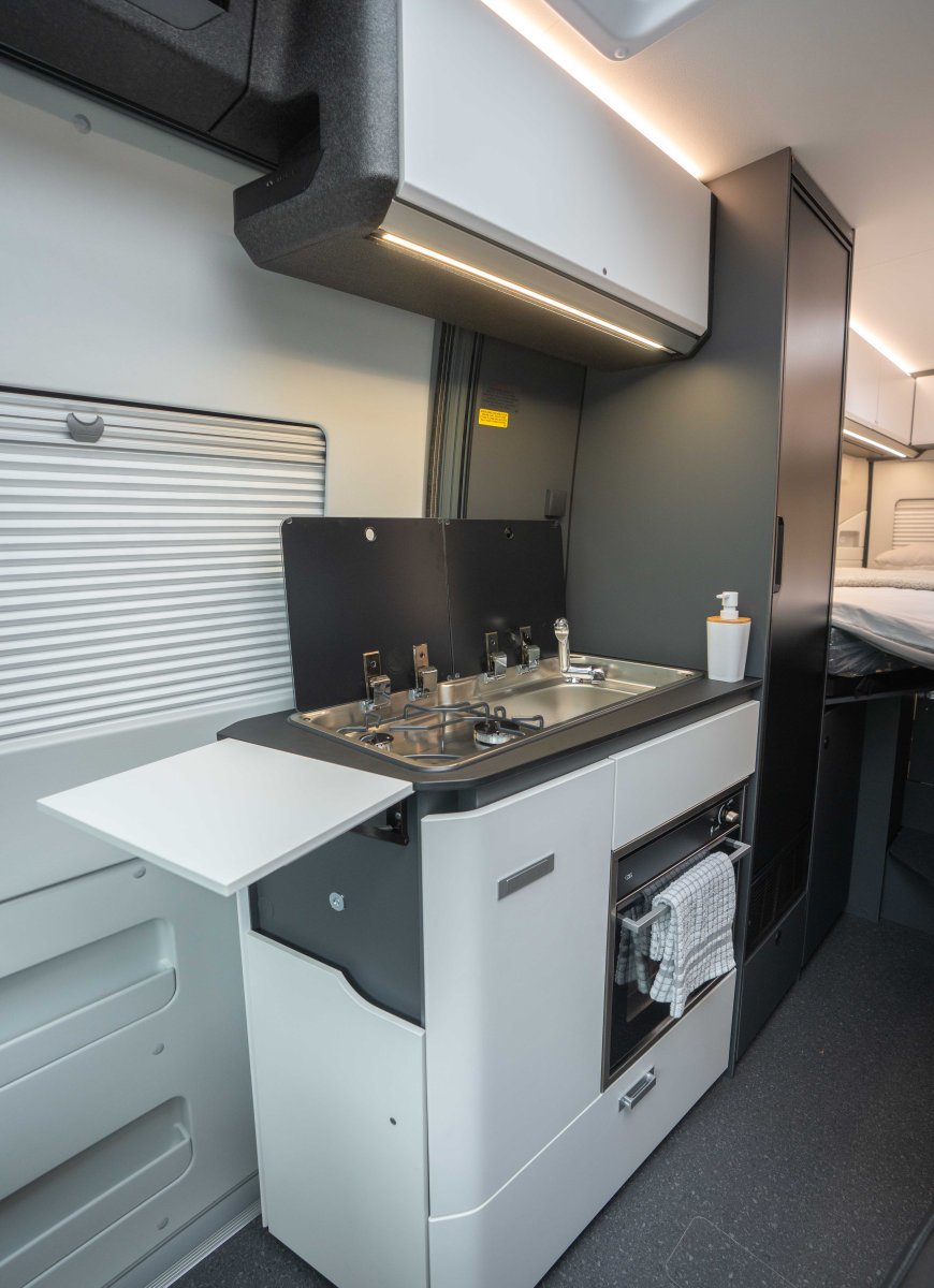 Adria Twin Supreme 640 SLB 140BHP Auto