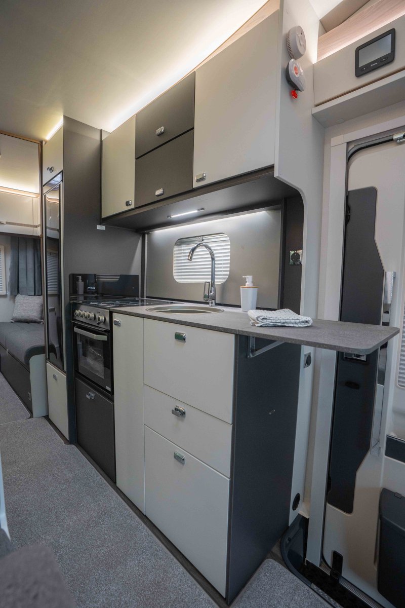 Swift Voyager 475 130BHP