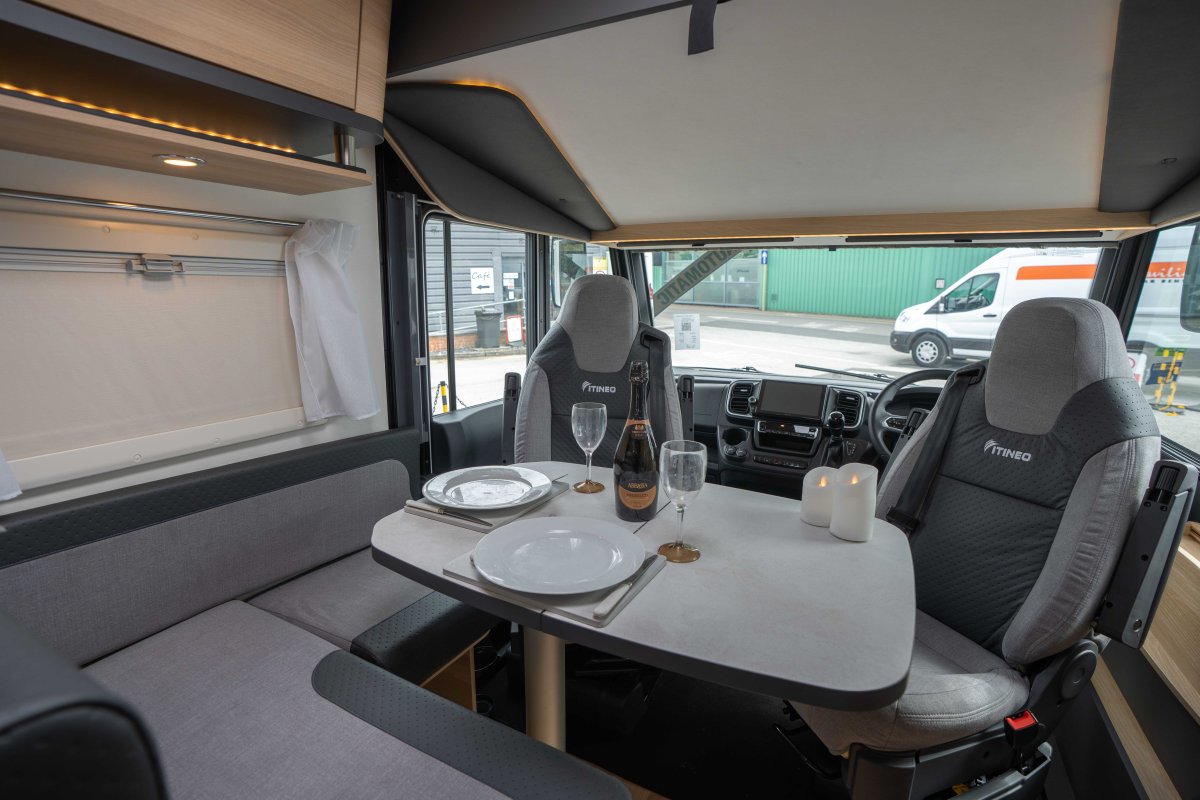 Itineo CJ660 140BHP Automatic 4-Berth Compact Motorhome