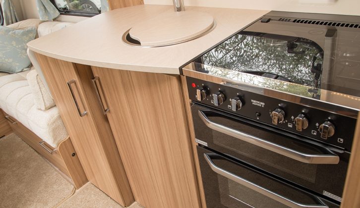 2017 Lunar Delta RI: 4 Berth Caravan with Transverse Island Bed