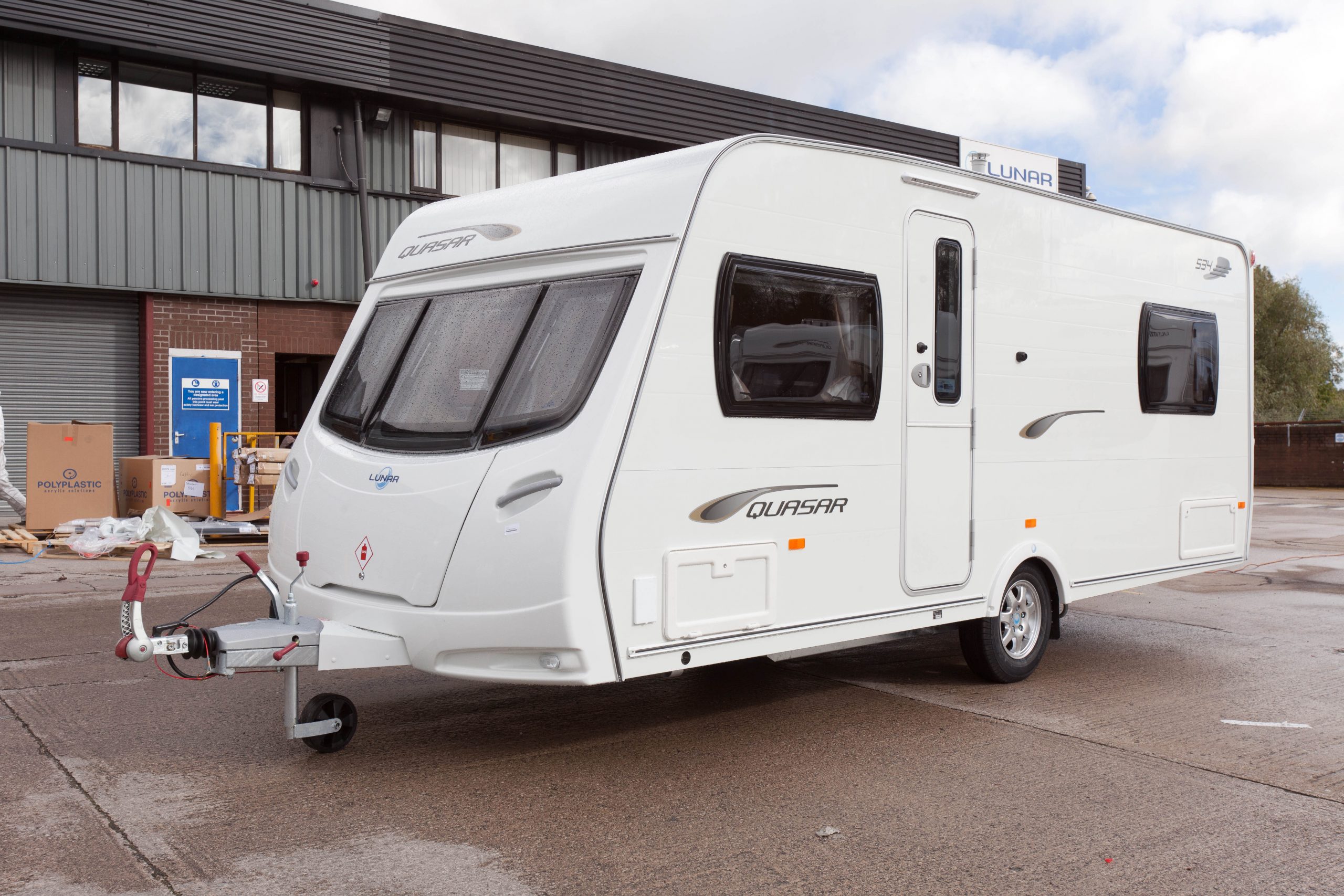 2022 Lunar Quasar 534 - 4-Berth Caravan with Fixed Bed and Side Kitchen