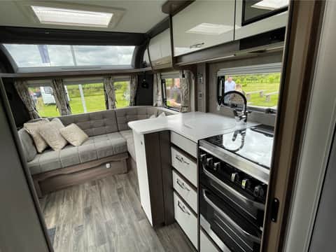 2020 Coachman Laser 665